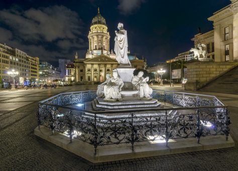 Gendarmenmarkt, Deutscher Dom, Schillerbrunnen und das Konzerthaus, Berlin