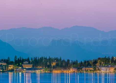 Sirmione di Garda zur blauen Stunde